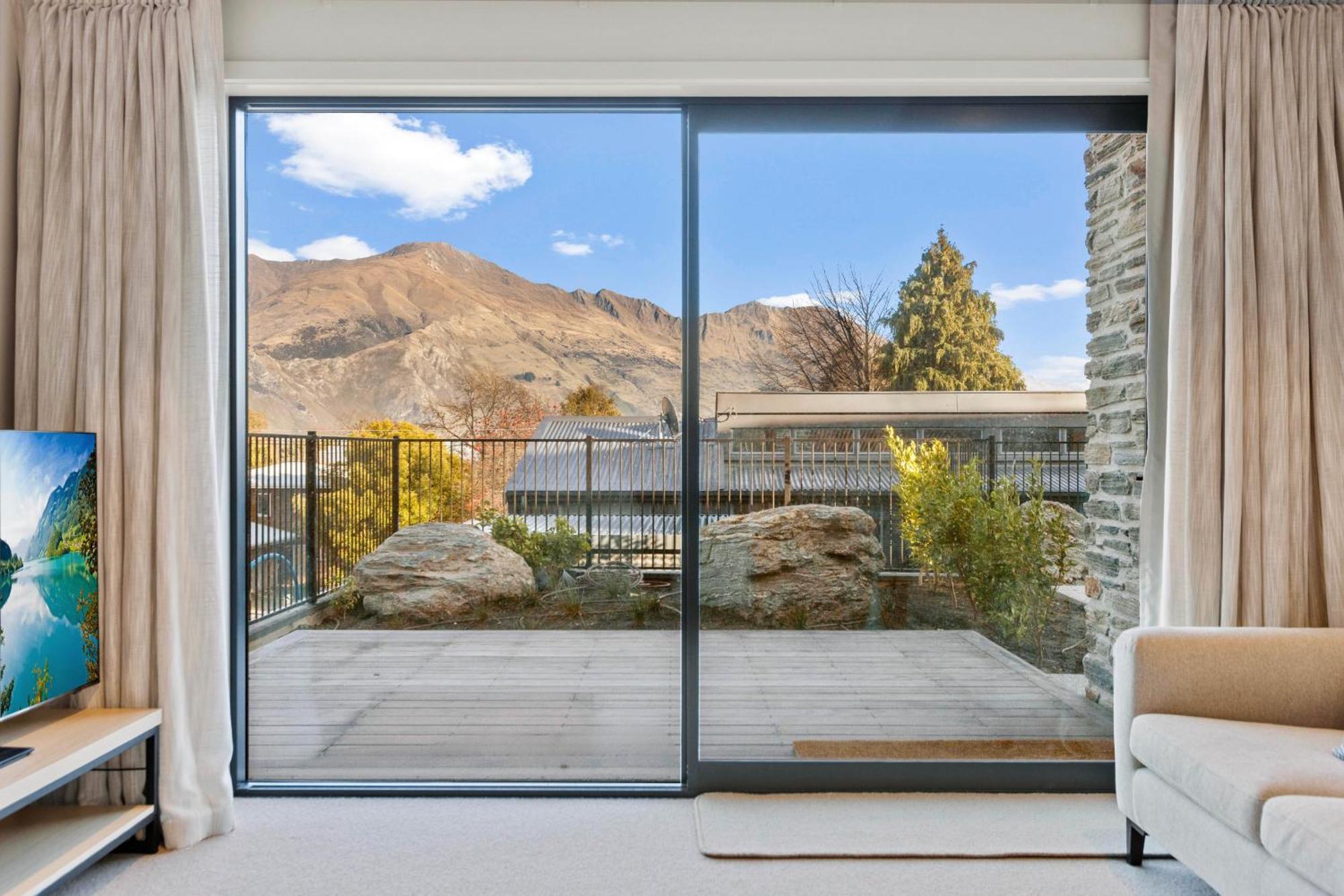 Guest House With Mountain Views Wanaka Exterior foto